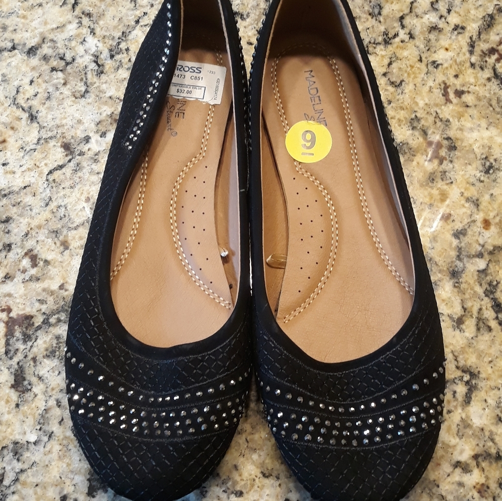 New Madeline Stuart black studded flats size 9